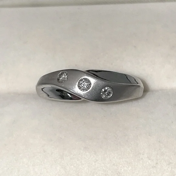 Solid 14K White Gold Natural Round Cut Natural Diamond Trio Modern Ring